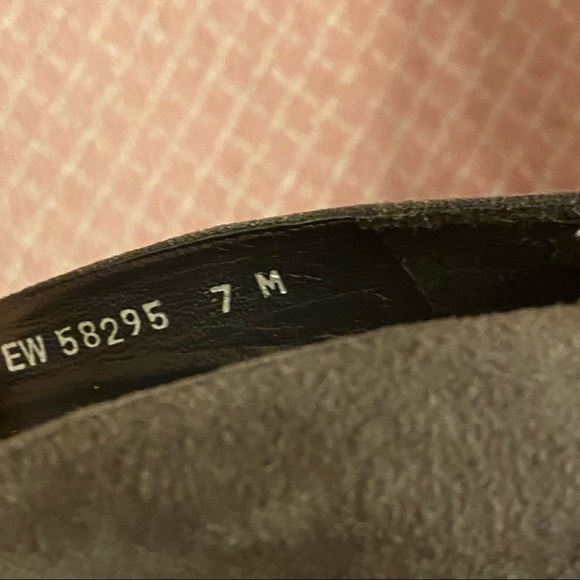 Stuart Weitzman Suede Peep Toe Pumps Grey Pleated Crossover Vamp 4.5” sz 7 - Picture 9 of 9